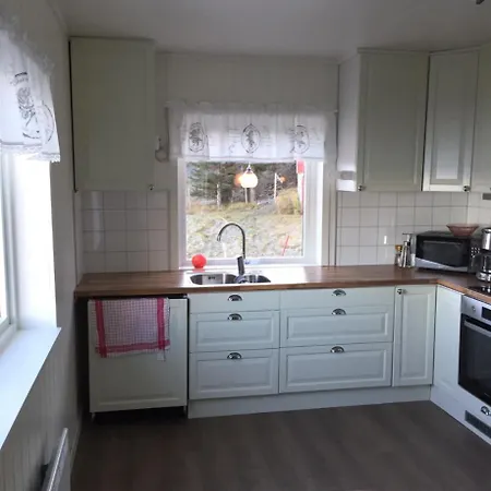 Semesterbostad Lyngen Brygge