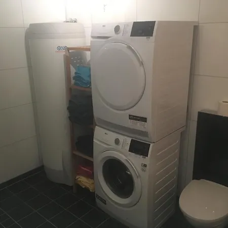 Lyngen Brygge * Aroybukta