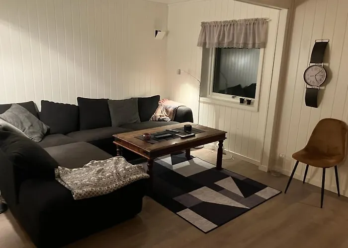 Lyngen Brygge Casa de Férias Aroybukta